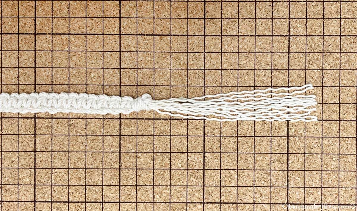 ダルマ手芸糸マクラメで作ったフリンジ
